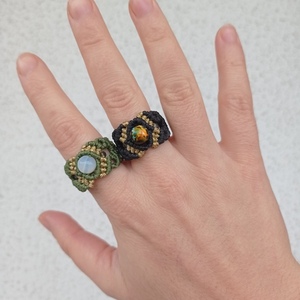 Μακραμέ πράσινο με χρυσό χρώμα αυξομειούμενο δαχτυλίδι με φεγγαρόπετρα. - ημιπολύτιμες πέτρες, μακραμέ, boho, αυξομειούμενα, φθηνά - 5