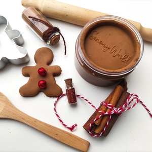 Gingerbread Cookie σετ παιχνιδιού με μυρωδάτο ζυμαράκι, για πολυαισθητηριακή εμπειρία