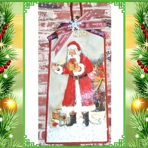 Χειροποιητο ξυλινο διακοσμητικο τοιχου ,γουρι 2024, κρεμαστο καδρακι - ο Αγ. Βασιλης με τα δωρα-- - ξύλο, διακοσμητικά, χριστουγεννιάτικα δώρα, άγιος βασίλης - 2