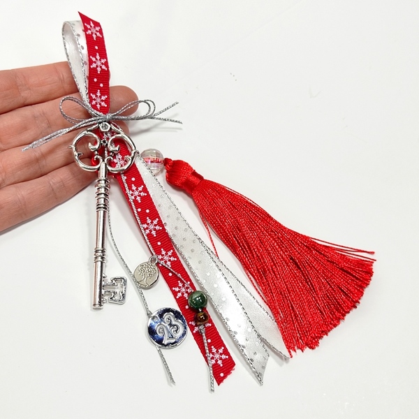 Γούρι 2023 μεταλλικό κλειδί με κόκκινη φούντα - κλειδί, μέταλλο, χριστουγεννιάτικα δώρα, γούρια, γούρι 2023 - 2
