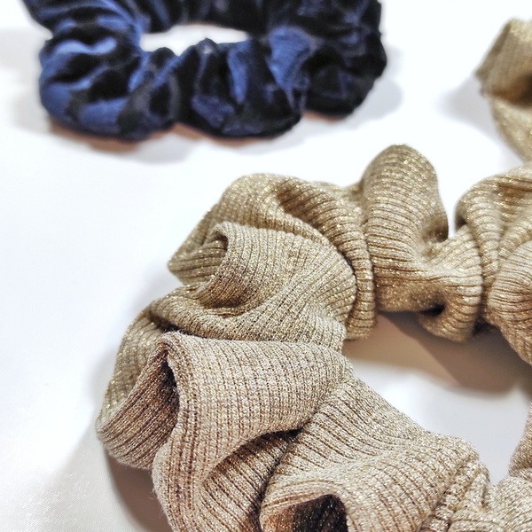 Χειροποίητο χρυσο scrunchie με λάμψη - ύφασμα, χρυσό, χειροποίητα, λαστιχάκια μαλλιών - 4