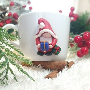 Χριστουγεννιάτικη κούπα διακοσμημένη με ένα μικρό νάνο, χειροποίητη - πηλός, πορσελάνη, κούπες & φλυτζάνια