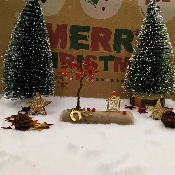 Γούρι 2023 - Δέντρο ζωής από σύρμα σε ξύλο θαλάσσης με κόκκινες χάντρες - χρυσές λεπτομέρειες - ξύλο, χριστουγεννιάτικα δώρα, γούρια, δέντρο - 5