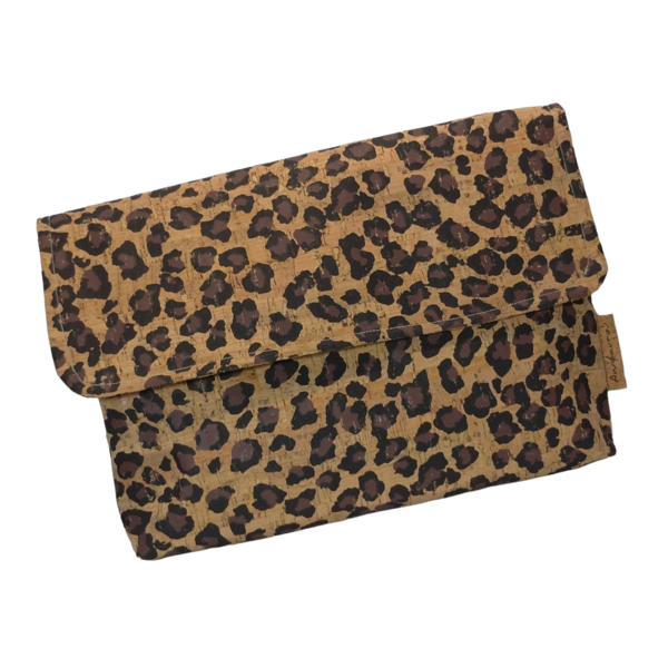 Γυναικεία τσάντα, φάκελος γυναικείος, από φελλό Leopard με παραλληλόγραμμο καπάκι. Anifantou - animal print, φάκελοι, φελλός, χειρός, βραδινές