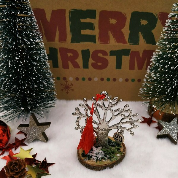 Γούρι 2023 - Μεταλλικό δέντρο ζωής με ευχές (ασημί) - κόκκινη φούντα και βρύα - ξύλο, μέταλλο, χριστουγεννιάτικα δώρα, γούρια, δέντρο - 5