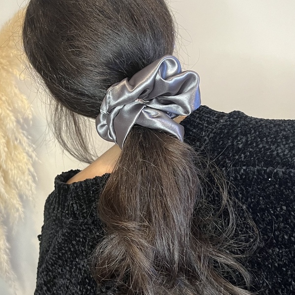 Scrunchie X-large Saten Grey - ύφασμα, λαστιχάκια μαλλιών, μεγάλα scrunchies, σατεν scrunchies, satin scrunchie - 5