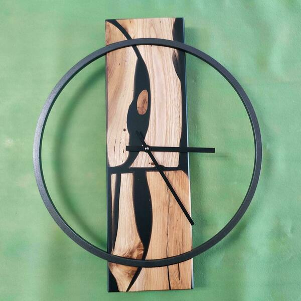Ρολόι τοίχου"Kirki" κατασκευασμένο από μέταλλο, ξύλο και υγρό γυαλί. - ξύλο, τοίχου, χειροποίητα, ξύλινα διακοσμητικά - 5