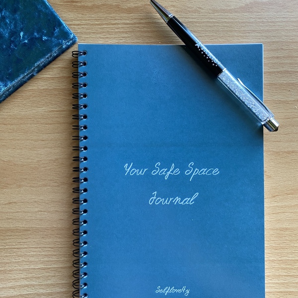 Your Safe Space Journal - ημερολόγια - 2