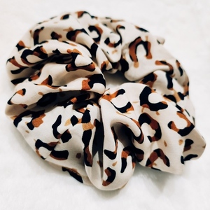 Λαστιχάκι μαλλιών scrunchie leopard large - ύφασμα, animal print, για τα μαλλιά, λαστιχάκια μαλλιών - 3