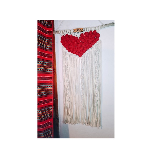 Διακοσμητικό τοίχου με ξύλινη βάση(καρδιά) - μακραμέ, υφαντά