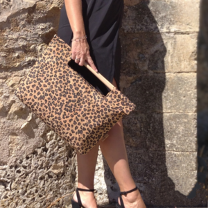 Γυναικεία χειροποίητη τσάντα. Από Φελλό Leopard και ξύλινο χερούλι. Anifantou - animal print, all day, φελλός, χειρός - 2