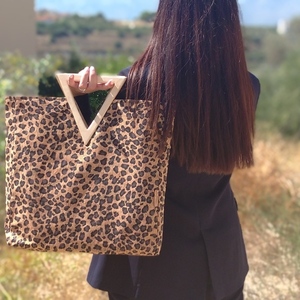 Γυναικεία χειροποίητη τσάντα. Από φελλό Leopard και ξύλινο χερούλι. Anifantou - animal print, μεγάλες, φελλός, χειρός, tote - 2