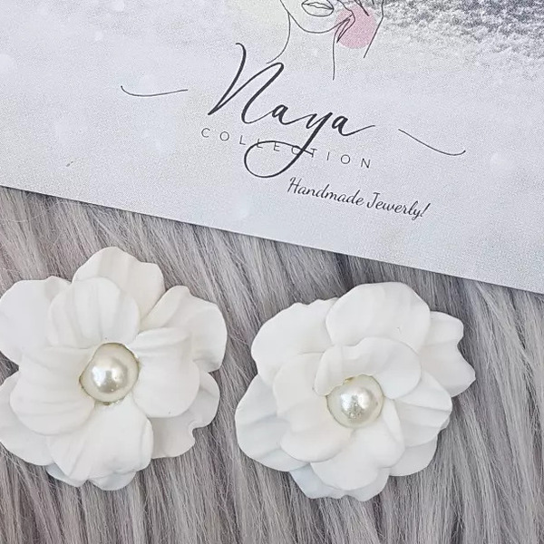 Λευκά λουλούδια με πέρλες - πηλός, λουλούδι, καρφωτά, μικρά, πέρλες - 2