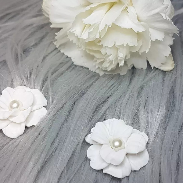Λευκά λουλούδια με πέρλες - πηλός, λουλούδι, καρφωτά, μικρά, πέρλες - 3