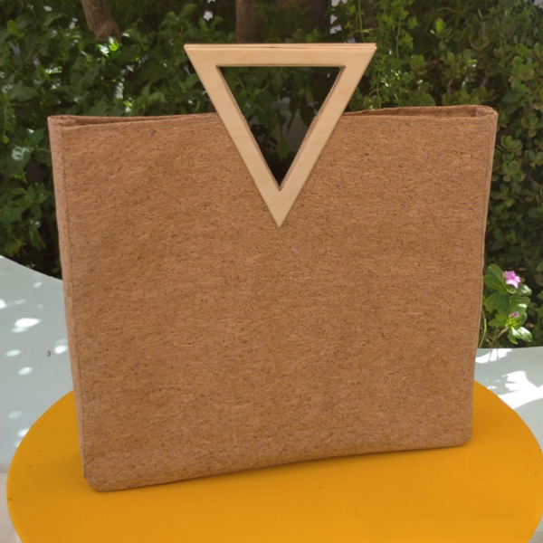 Γυναικεία τσάντα από φελλό με ξύλινο τρίγωνο χερούλι. Anifantou - μεγάλες, all day, φελλός, χειρός, tote - 3