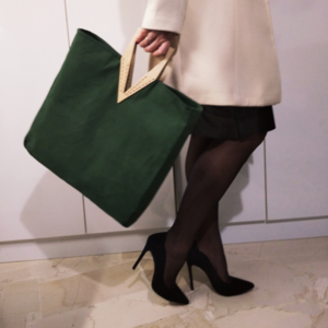 Γυναικεία χειροποίητη σουετ πράσινη τσάντα. Με ξύλινο χερούλι. Anifantou - ύφασμα, μεγάλες, all day, χειρός, tote - 2