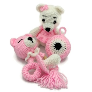 Χειροποίητο πλεκτό σετ δώρου σε ροζ -λευκό χρώμα, με αρκουδάκι, κουδουνίστρα, πιπίλα και κρεμαστό ματάκι - δώρα για βάπτιση, ματάκια, δώρα για μωρά, δώρο γέννησης, φυλαχτά