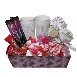 Πακέτο δώρου Valentine's edition: "Mr & Mrs" - ξύλο, πορσελάνη, κερί, σετ δώρου