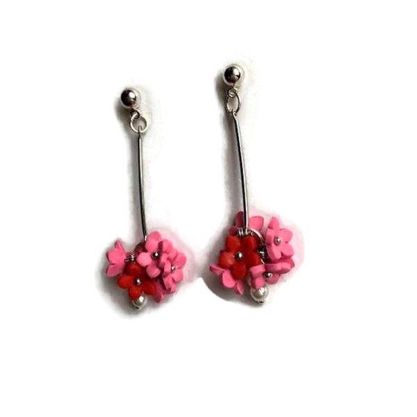 Σκουλαρίκια Καρφωτα Γυναικεία Χειροποίητα απο πολυμερικο πηλο με ροζ-κοκκινα λουλουδια . Μηκος 5 εκ.. - πηλός, λουλούδι, κρεμαστά, καρφάκι, φθηνά - 3