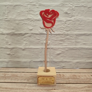 Ξύλινο κόκκινο τριαντάφυλλο σε γυάλινο βάζο - ξύλο, τριαντάφυλλο, plexi glass, δώρα επετείου, διακοσμητικά