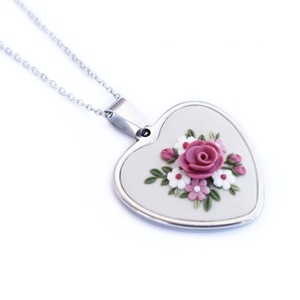 Μεταγιόν καρδιά με λουλούδια | Mrs Darcy (Ατσάλι, Πολυμερικός Πηλός) (40εκ. + 5εκ. Αυξομειώση) - charms, καρδιά, λουλούδι, ατσάλι, αγ. βαλεντίνου
