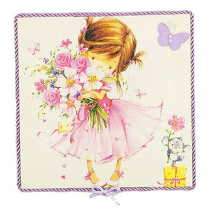 Παιδικό καδράκι από ξύλο μικρό κοριτσάκι με ένα μπουκέτο λουλούδια - κορίτσι, δώρα για βάπτιση, δώρα για παιδιά, παιδικοί πίνακες