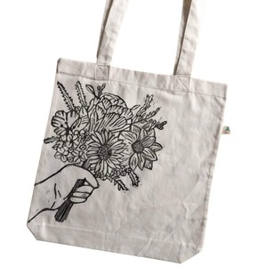 Υφασμάτινη οικολογική τσάντα ώμου τυπωμένη στο χέρι Tote bag Bouquet of flowers - ύφασμα, φλοράλ, all day, tote, πάνινες τσάντες