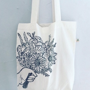 Υφασμάτινη οικολογική τσάντα ώμου τυπωμένη στο χέρι Tote bag Bouquet of flowers - ύφασμα, φλοράλ, all day, tote, πάνινες τσάντες - 3