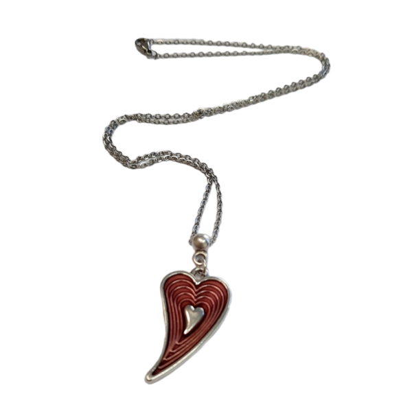 Μενταγιόν με επάργυρο στοιχείο καρδιά με σμάλτο περασμένο σε αλυσίδα μήκους 45 εκ. - charms, μέταλλο, κοντά, ατσάλι, κοσμήματα