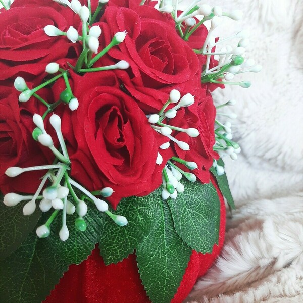 Κόκκινη βελούδινη κολοκύθα με κόκκινα βελουτέ τριαντάφυλλα, 15εκ*15εκ - ύφασμα, διακοσμητικά, αγ. βαλεντίνου - 4