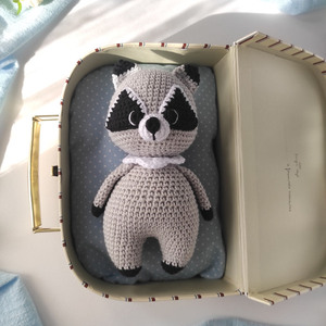 Πλεκτό κουκλάκι amigurumi γκρι ρακούν - ύψος 16 εκ - δώρα για βάπτιση, λούτρινα, δώρα για μωρά - 3