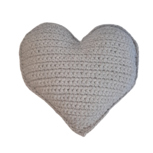 Μαξιλάρι πλεκτό, γκρι, σε σχήμα καρδιά, από 100% ανακυκλώσιμο βαμβάκι. 28x28cm - καρδιά, μαξιλάρια