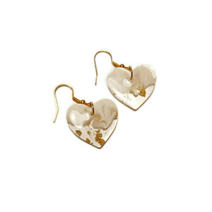 Σκουλαρίκια από ρητίνη καρδιές 2.3 εκ. λευκά με φύλλα χρυσού - γυαλί, ρητίνη, κρεμαστά, γάντζος, φθηνά