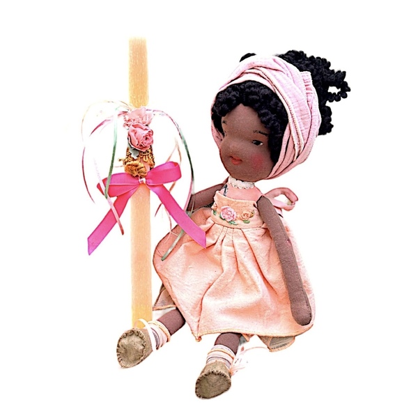 Λαμπάδα αρωματική ροζ-σομών .με χειροποίητη κούκλα 50 εκατ.ύψος με μαύρα μαλλιά - κορίτσι, λαμπάδες, σετ, για παιδιά, παιχνιδολαμπάδες