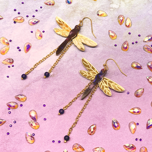 "Fly High, Dragonfly" | Κρεμαστά σκουλαρίκια με ακριλικό μοτίφ λιβελούλα και ημιπολύτιμες χάντρες - μακριά, plexi glass, ατσάλι, κρεμαστά, γάντζος - 2