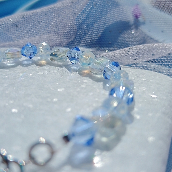 Sapphire Dusk | Χειροποίητο βραχιόλι με ημιδιάφανες κρυστάλλινες χάντρες & Swarovski σε γαλάζιες και μπλε αποχρώσεις, ασήμι 925 - ημιπολύτιμες πέτρες, γυαλί, ασήμι 925, χάντρες - 4