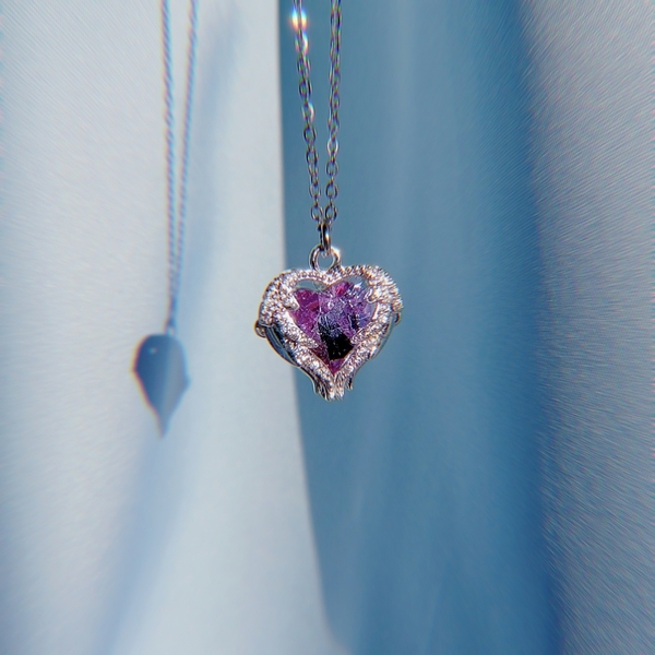 Amethyst Heart ~ Κολιέ με αλυσίδα από ανοξείδωτο ατσάλι και στοιχείο καρδιάς με ιριδίζον πετράδι, μήκος 40 εκ. - charms, ορείχαλκος, καρδιά, ατσάλι
