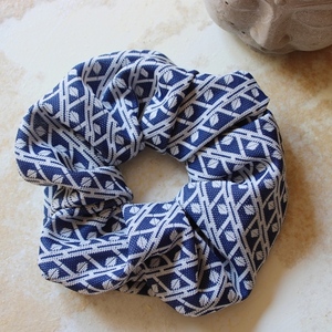 Xxl blue geometric scrunchie - ύφασμα, λαστιχάκια μαλλιών