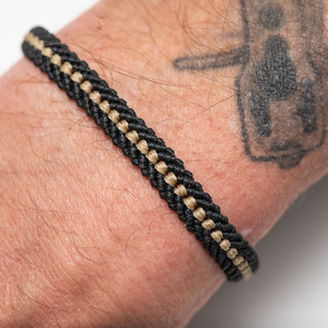 Ανδρικά βραχιόλια, Μαύρο και Μπεζ - Mens Bracelet Macrame, Black and Beige - νήμα, μακραμέ, boho, χεριού, αυξομειούμενα - 2