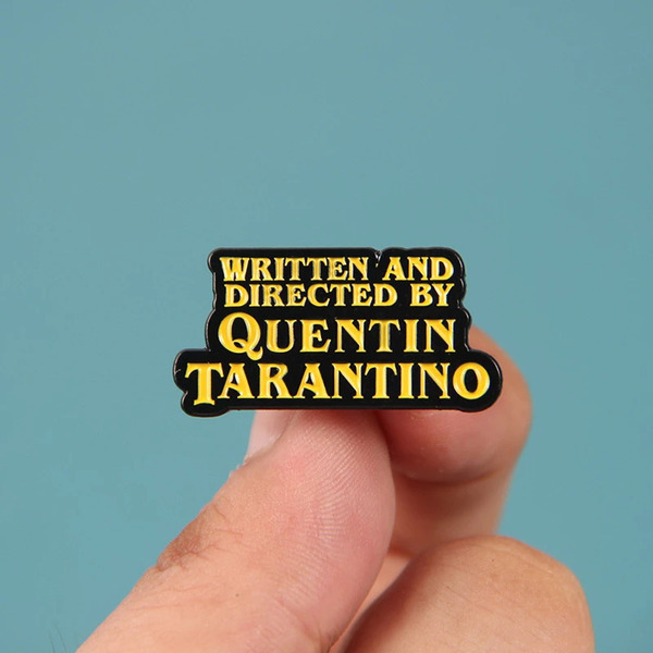 Κονκάρδα "WRITTEN AND DIRECTED BY QUENTIN TARANTINO - πλαστικό