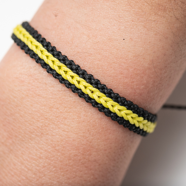 Μακραμέ βραχιόλια ανδρικά μαύρα με κίτρινο, χειροποίητα βραχιόλια γυναίκα - Macrame bracelet mens black with yellow, handmade bracelet womens - νήμα, μακραμέ, boho, χεριού, αυξομειούμενα - 2