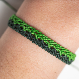 Μακραμέ βραχιόλια γυναίκα σκούρο πράσινο και ανοιχτό πράσινο, χειροποίητα βραχιόλια - Macrame bracelet womens dark green and light green, handmade bracelet - νήμα, μακραμέ, boho, χεριού, αυξομειούμενα - 2