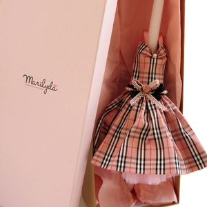 Λαμπάδα με μεταξωτό φόρεμα ροζ "Burberry" λευκό κερί 40cm - κορίτσι, λαμπάδες - 5