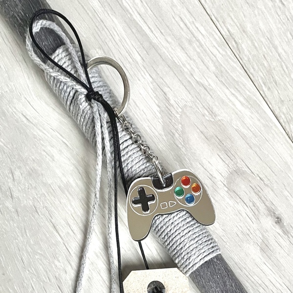 Λαμπάδα γκρι με PlayStation (PS) μπρελόκ με όνομα - αγόρι, λαμπάδες, plexi glass, για εφήβους, προσωποποιημένα - 3