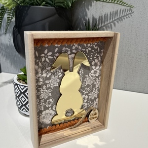 Πασχαλινό ξύλινο καδράκι κουνέλι gold cod2 - plexi glass, διακοσμητικά, ξύλινα διακοσμητικά