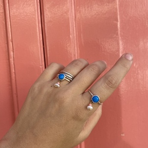 Blue agate ring, χειροποίητο δαχτυλίδι από ασήμι, μπλε αχάτη, μαργαριταράκι και ροζ κοράλι - ημιπολύτιμες πέτρες, chevalier, ασήμι 925, boho, αυξομειούμενα - 4