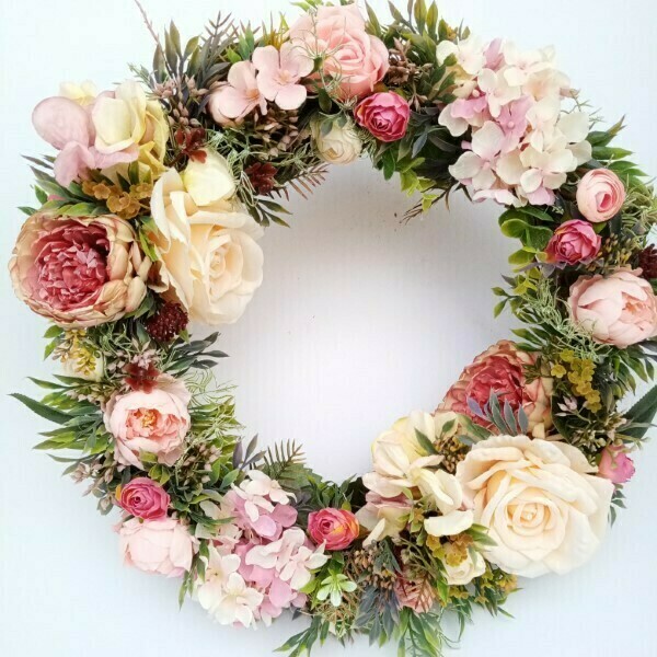 Ξύλινο στεφάνι καφέ με άσπρα και ροζ λουλούδια - στεφάνια - 2