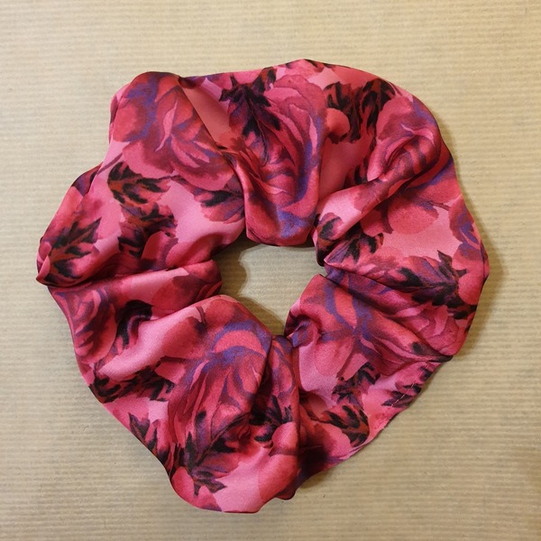 Satin Scrunchy με φούξια τριαντάφυλλα - ύφασμα, λαστιχάκια μαλλιών - 2