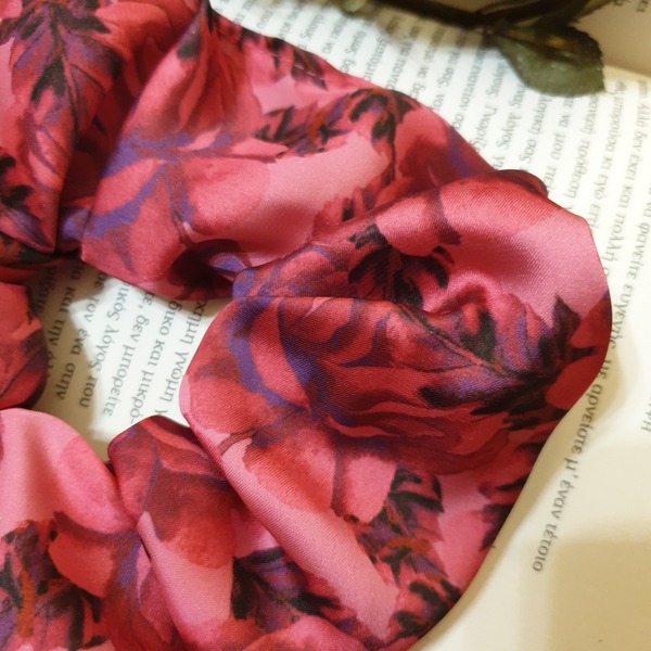 Satin Scrunchy με φούξια τριαντάφυλλα - ύφασμα, λαστιχάκια μαλλιών - 3