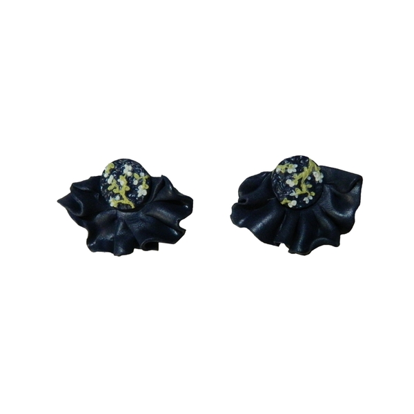 Blooming ruffles- Χειροποίητα μπλε σκουλαρίκια πολυμερικού πηλού με βολάν και φλοραλ λεπτομέρειες - λουλούδια, πηλός, καρφωτά, καρφάκι